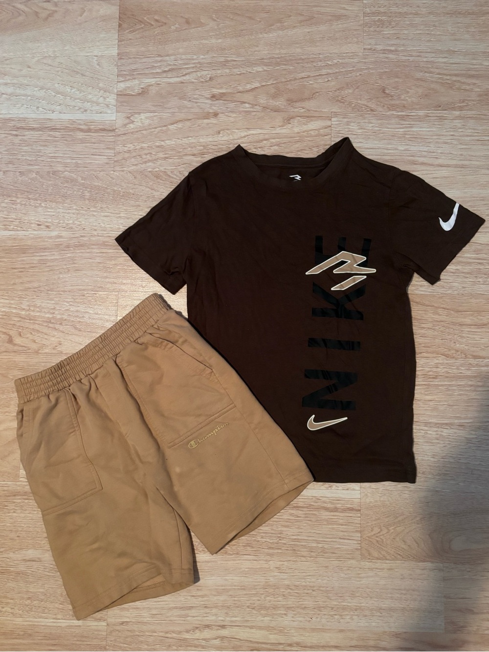 Nike T-shirt with matching Tan Shorts youth size small